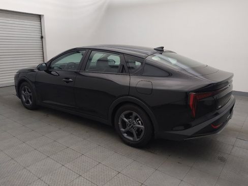Used 2025 Kia K4 LXS image 3