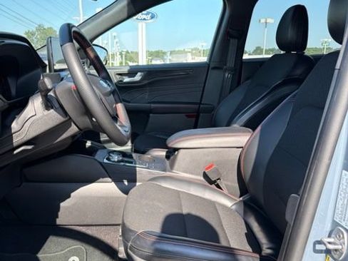 Used 2025 Ford Escape ST-Line Select AWD/4WD image 10