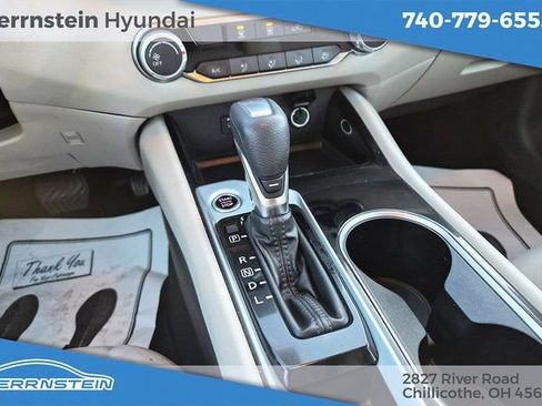 Used 2024 Nissan Altima 2.5 SV image 12