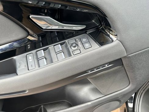Used 2024 Land Rover Range Rover Evoque S image 28