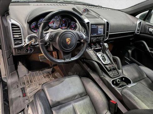Used 2014 Porsche Cayenne S image 10