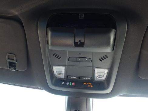 Used 2024 Buick Enclave Premium image 30