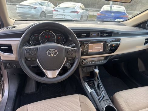 Used 2014 Toyota Corolla LE image 9