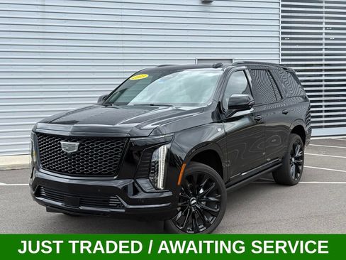 Used 2025 Cadillac Escalade Sport Platinum w/ LPO, ONYX Package AWD/4WD image 1