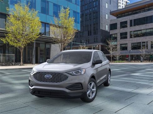 New 2024 Ford Edge SE image 2