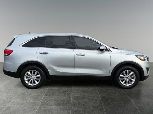 Used 2018 Kia Sorento L FWD image 7
