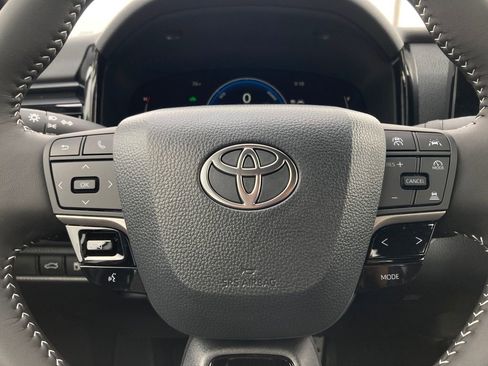 New 2026 Toyota Camry SE image 17