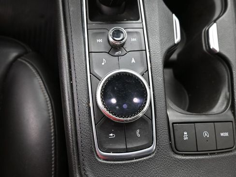 Used 2019 Cadillac XT4 Premium Luxury image 19