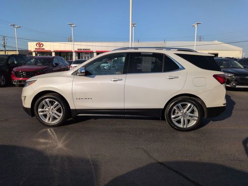 Used 2018 Chevrolet Equinox Premier image 2