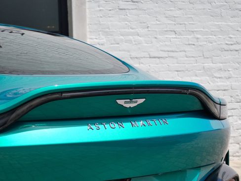 Used 2025 Aston Martin V8 Vantage Coupe RWD image 8