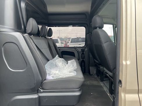 Used 2025 RAM ProMaster 2500 w/ Crew Van Package image 9