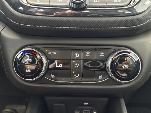 Used 2022 Chevrolet TrailBlazer ACTIV w/ Technology Package AWD/4WD image 23