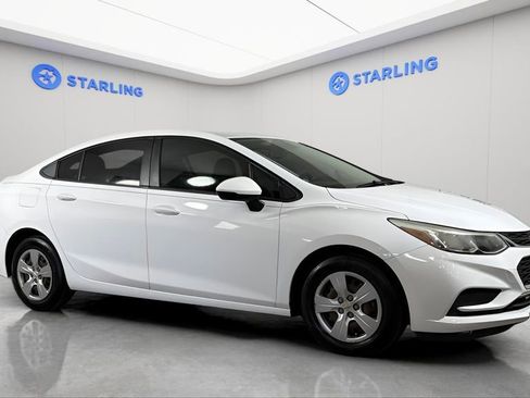 Used 2018 Chevrolet Cruze LS FWD image 12
