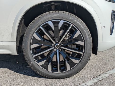 New 2026 Volvo XC90 T8 Ultra w/ Protection Package Premier AWD/4WD image 11