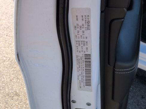 Used 2015 Jeep Grand Cherokee Overland image 33