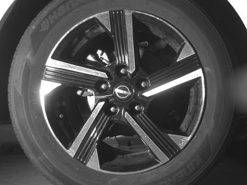 Used 2025 Nissan Sentra SV FWD image 15