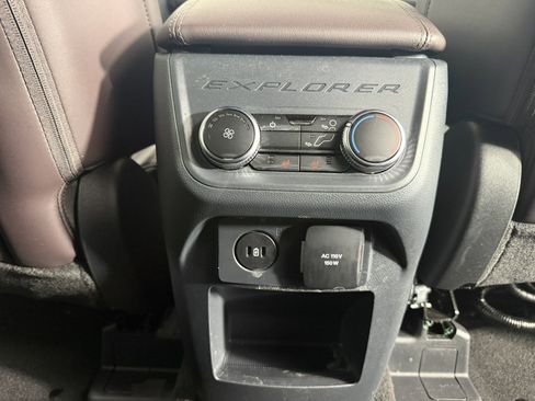 Used 2026 Ford Explorer Platinum AWD/4WD image 14