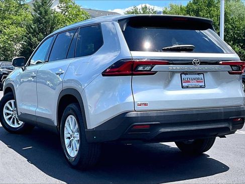 Used 2025 Toyota Grand Highlander AWD image 10