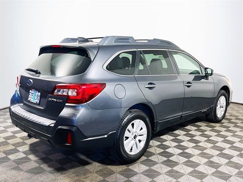 Used 2019 Subaru Outback 2.5i Premium image 8