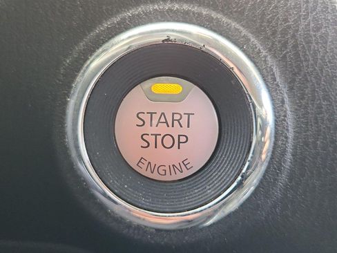 Used 2019 Nissan Pathfinder SV FWD image 6
