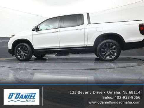 Used 2023 Honda Ridgeline Sport image 10