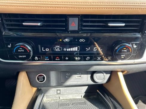 Used 2022 Nissan Rogue Platinum w/ Head-Up Display Package FWD image 19