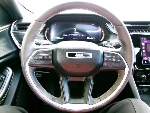 Used 2023 Jeep Grand Cherokee L Laredo AWD/4WD image 11