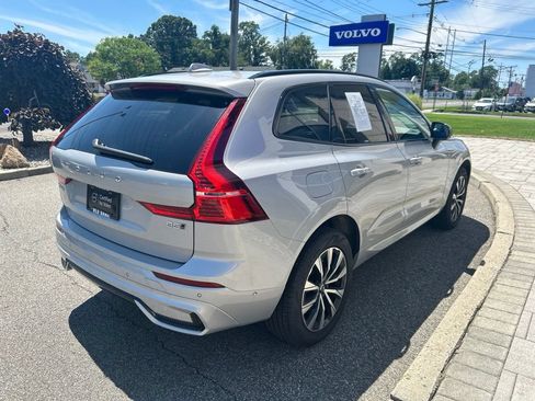 Used 2025 Volvo XC60 B5 Plus AWD/4WD image 5