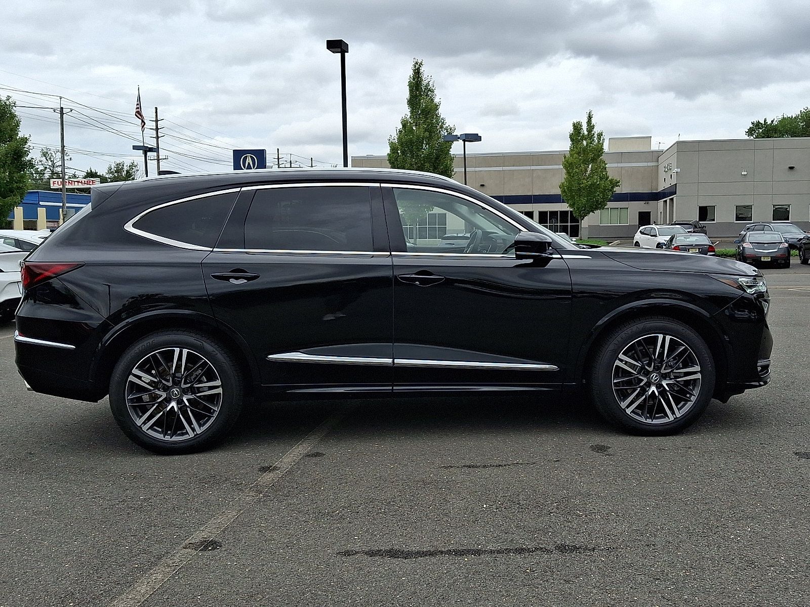 Certified 2025 Acura MDX w/ Advance Package AWD/4WD image 7