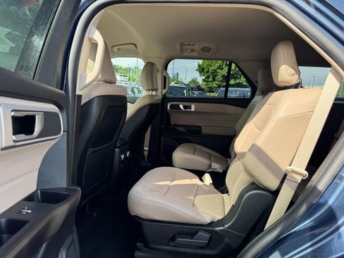 Used 2020 Ford Explorer XLT w/ Equipment Group 202A RWD image 10