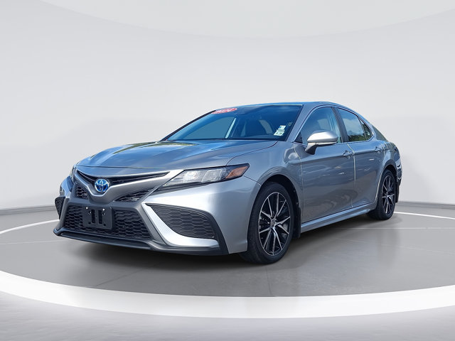 Used 2024 Toyota Camry SE w/ Cold Weather Package FWD image 1