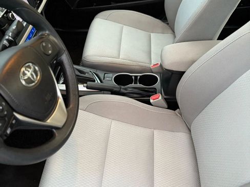 Used 2016 Toyota Corolla LE image 15