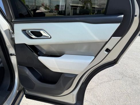 Used 2019 Land Rover Range Rover Velar S AWD/4WD image 27