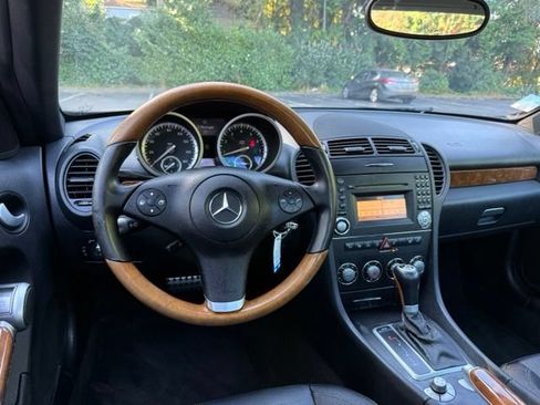 Used 2010 Mercedes-Benz SLK 350 image 19