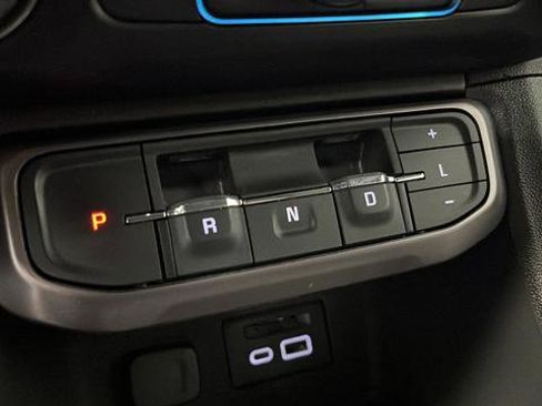 Used 2022 GMC Acadia AT4 w/ Technology Package AWD/4WD image 20