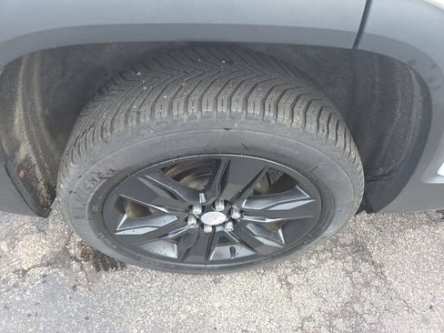 Used 2019 GMC Acadia SLT AWD/4WD image 32