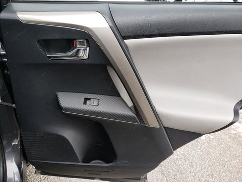 Used 2014 Toyota RAV4 Limited image 16