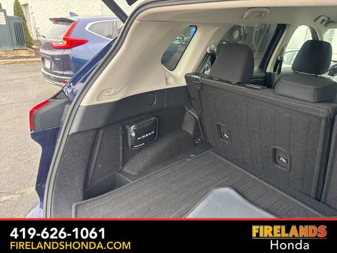 Used 2025 Nissan Rogue SV image 30