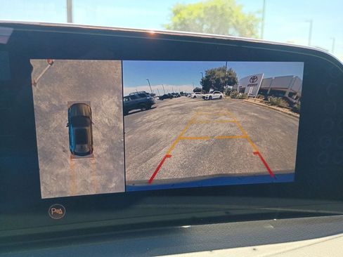 Used 2025 Cadillac XT4 Premium Luxury FWD image 16