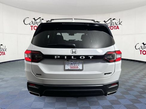 Used 2025 Honda Pilot Sport image 7