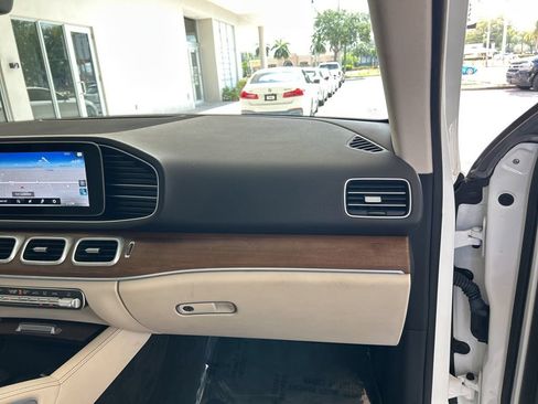 Used 2022 Mercedes-Benz GLE 450 4MATIC w/ AMG Line Exterior image 28