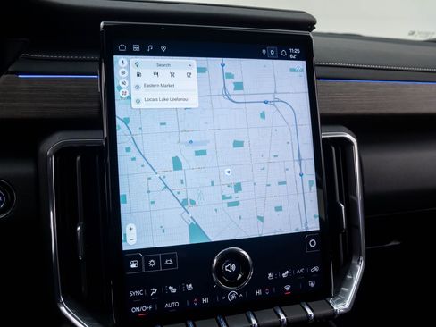 Used 2025 GMC Acadia Denali w/ Super Cruise Package image 25