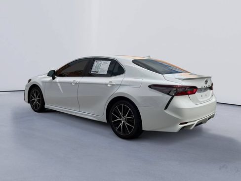 Used 2023 Toyota Camry SE FWD image 5