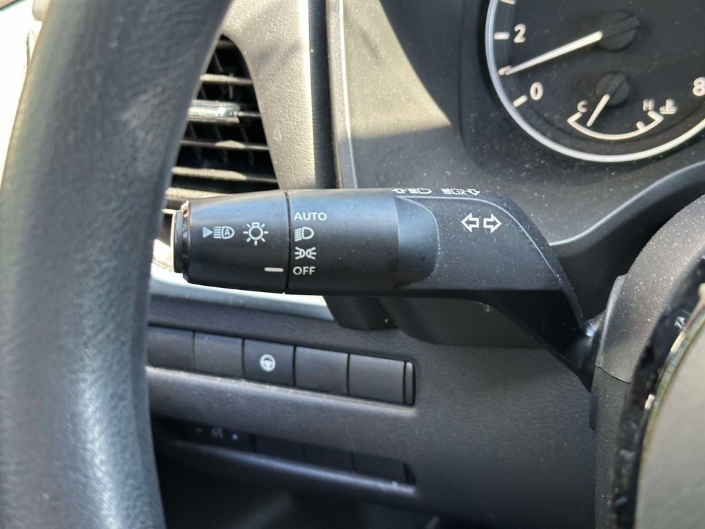 Used 2021 Nissan Rogue SV AWD/4WD image 21