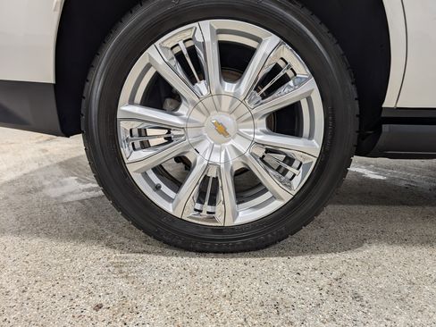 Used 2021 Chevrolet Tahoe High Country AWD/4WD image 13