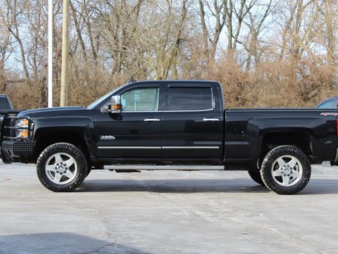 Used 2017 Chevrolet Silverado 2500 High Country image 4