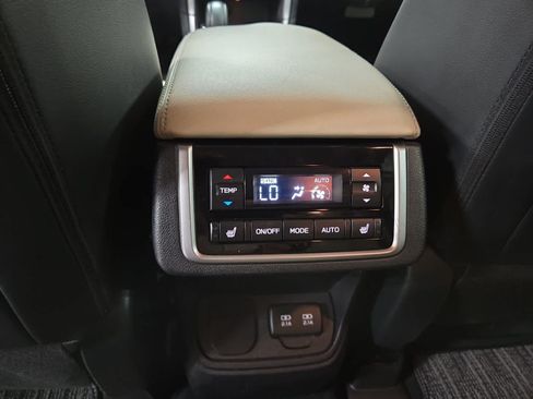 Used 2019 Subaru Ascent Limited w/ Popular Package #3 AWD/4WD image 34
