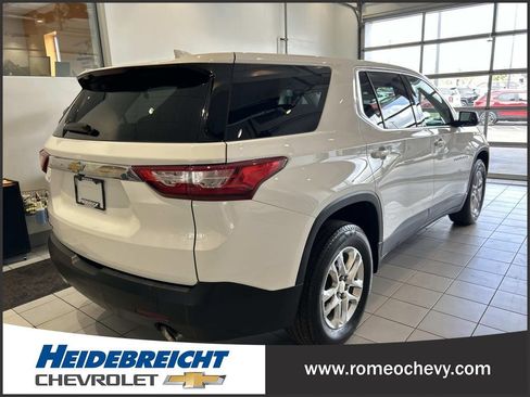 Used 2021 Chevrolet Traverse LS FWD image 4