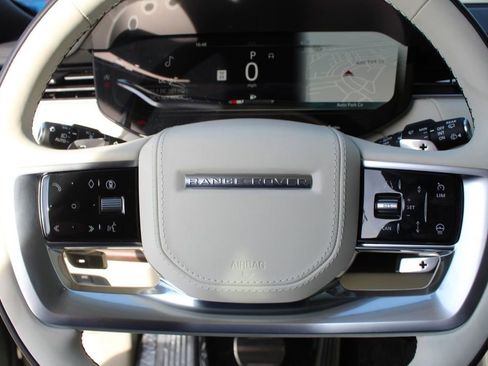 Used 2025 Land Rover Range Rover SE AWD/4WD image 30