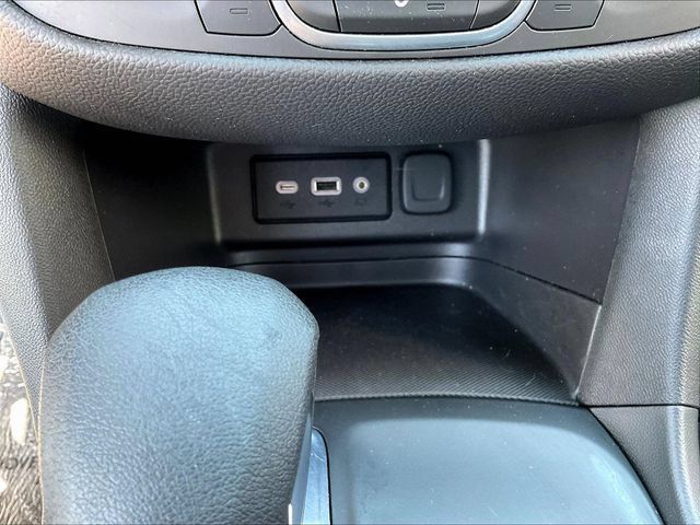 Certified 2023 Chevrolet Equinox LT FWD image 18
